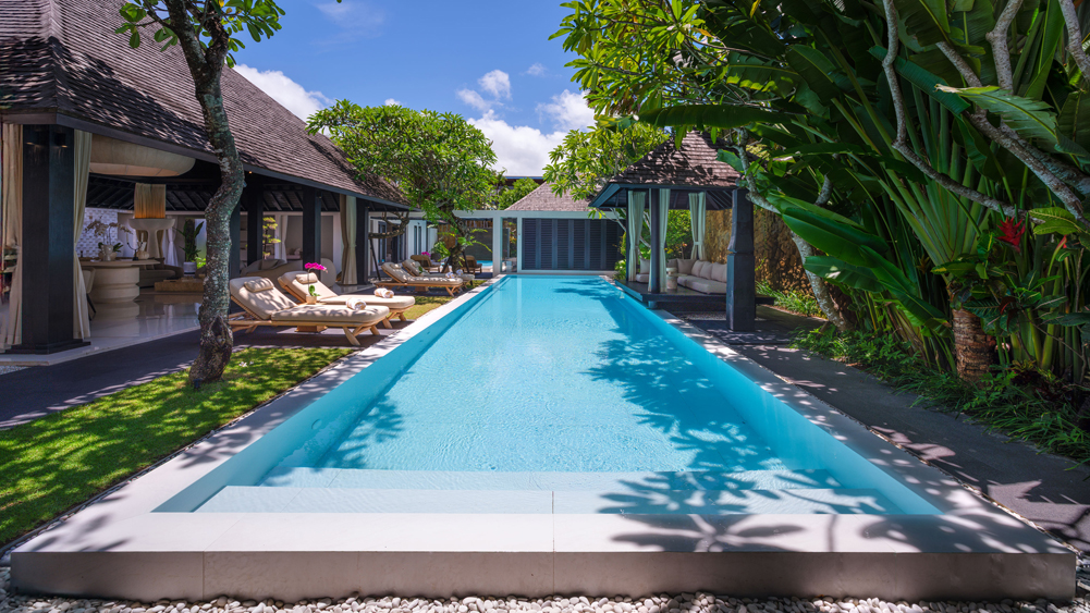 Elite Havens - Des Indes II - Seminyak Bali Indonesia - Expansive pool area